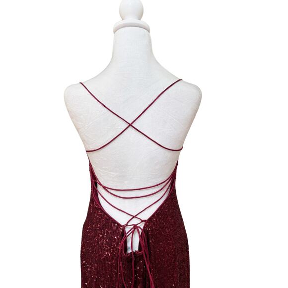 Mac Duggal 16 - Picture 7 of 9